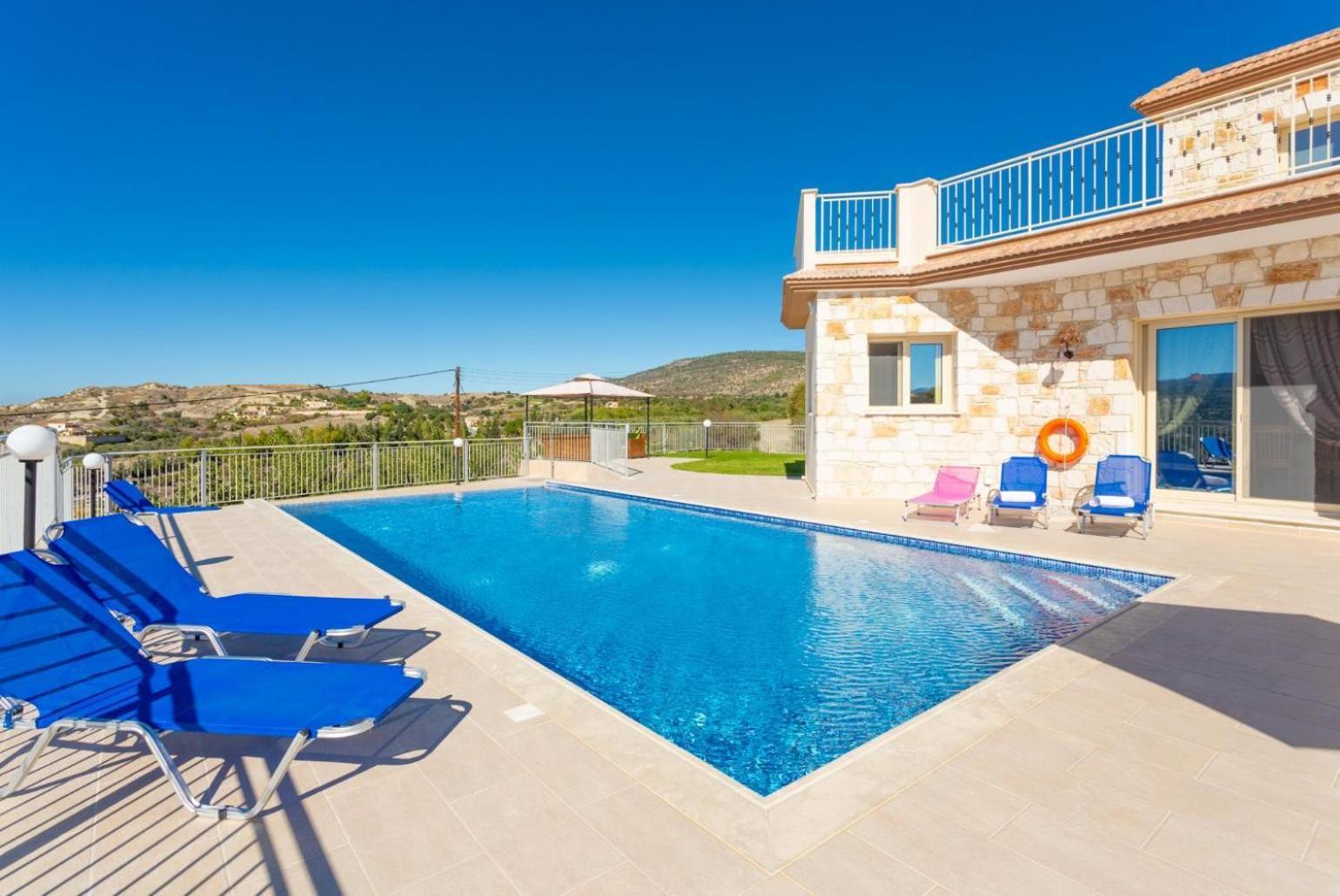 Villa Christel Lachi Luaran gambar